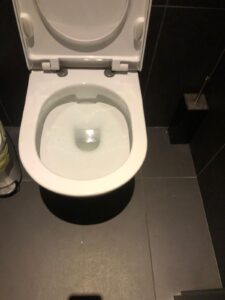 Rimedi fai da te per WC intasato con sturalavandini