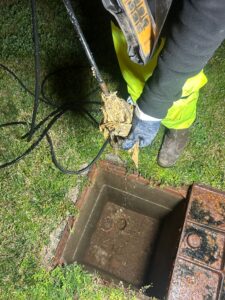 Servizio spurgo con camion spurghi per pulizia fognature